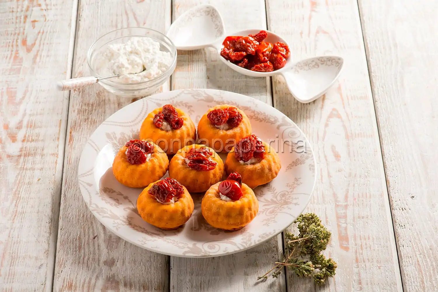 Tortini con pomodoro e fiocchi Exquisa, un antipasto delizioso!