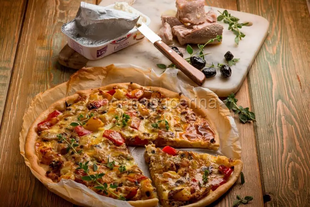 Tortino tonno, peperoni e pomodori
