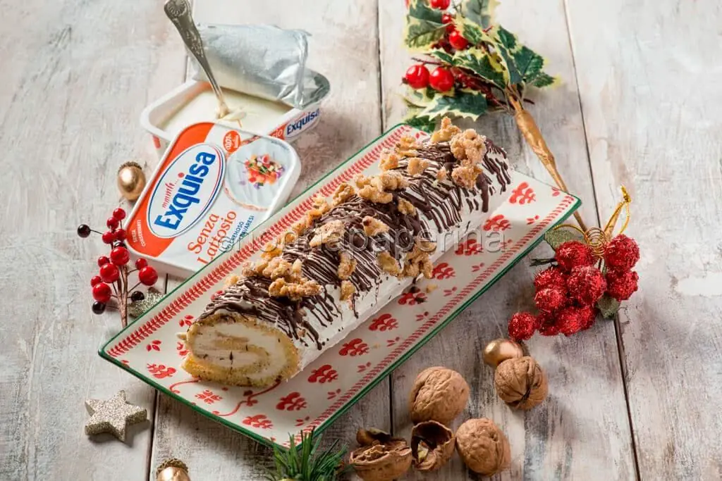 Tronchetto con mousse di formaggio e noci : squisito