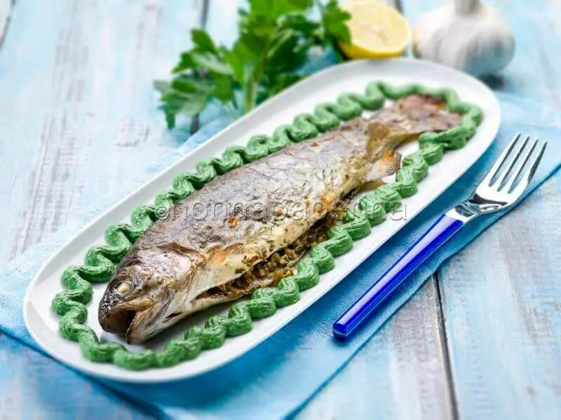 Trota salmonata con crema di bietole: facile e gustosa