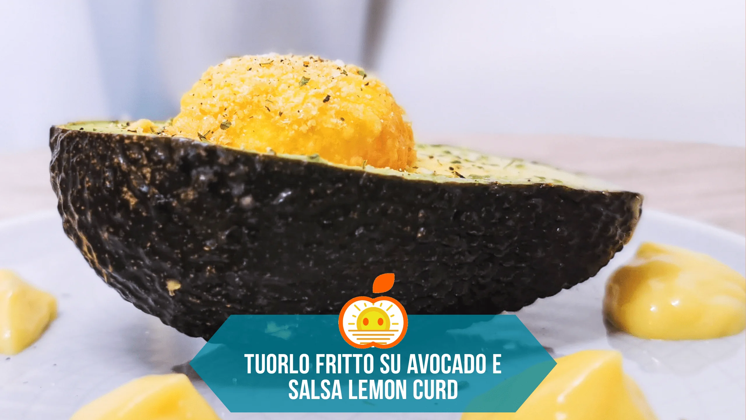Tuorlo fritto su avocado e salsa lemon curd