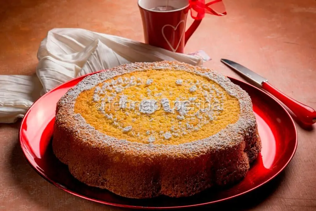 Tutto il gusto della torta soffice al sapore di arancia…