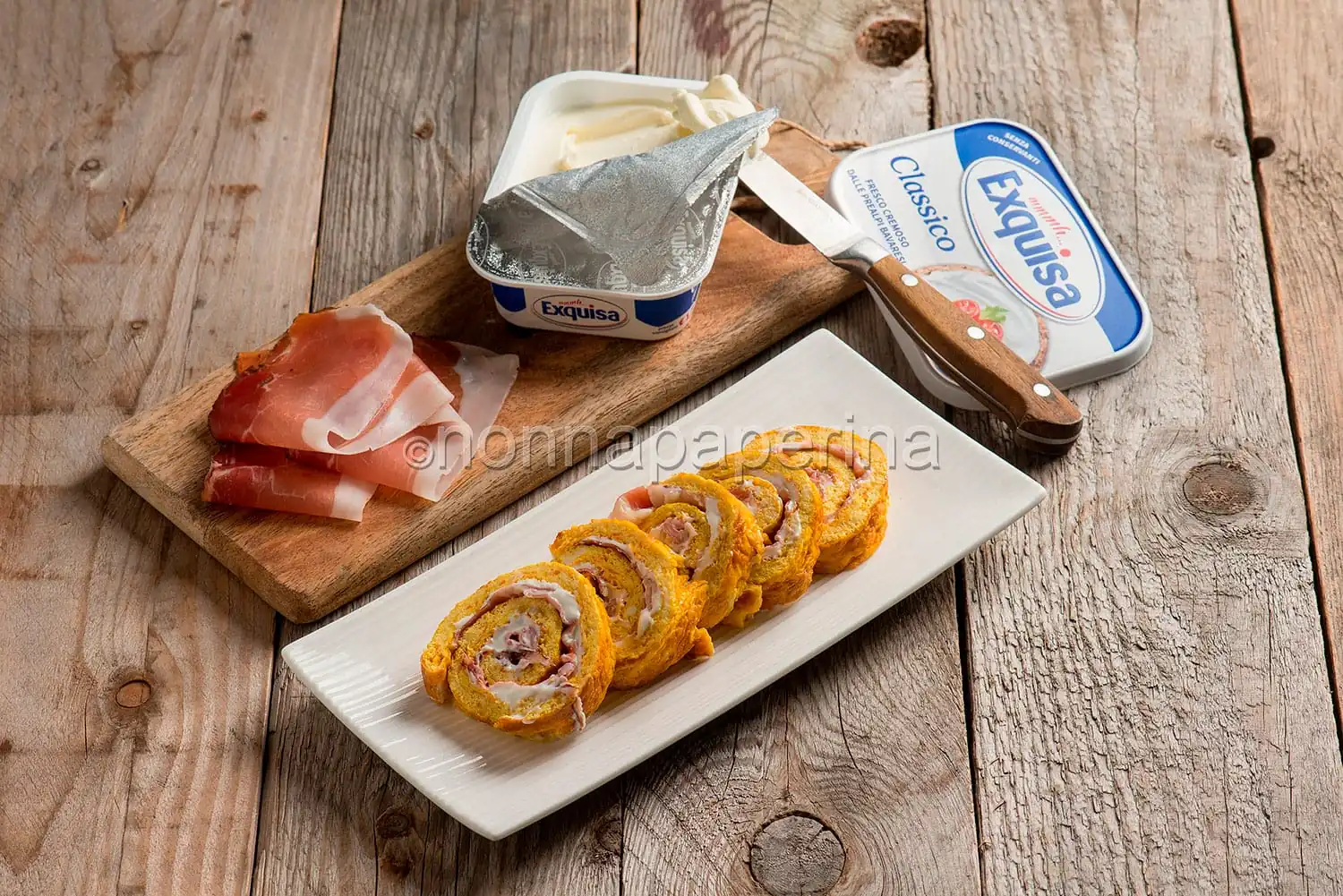 Un nutriente Rotolo di frittata con zucca e curcuma
