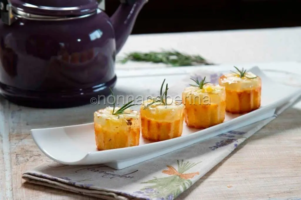 Una merenda deliziosa e nutriente con i muffins cocco e ananas