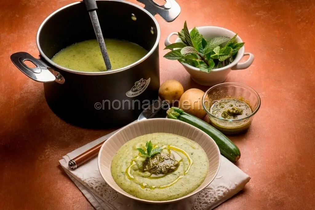 Vellutata di patate tiepida con pesto