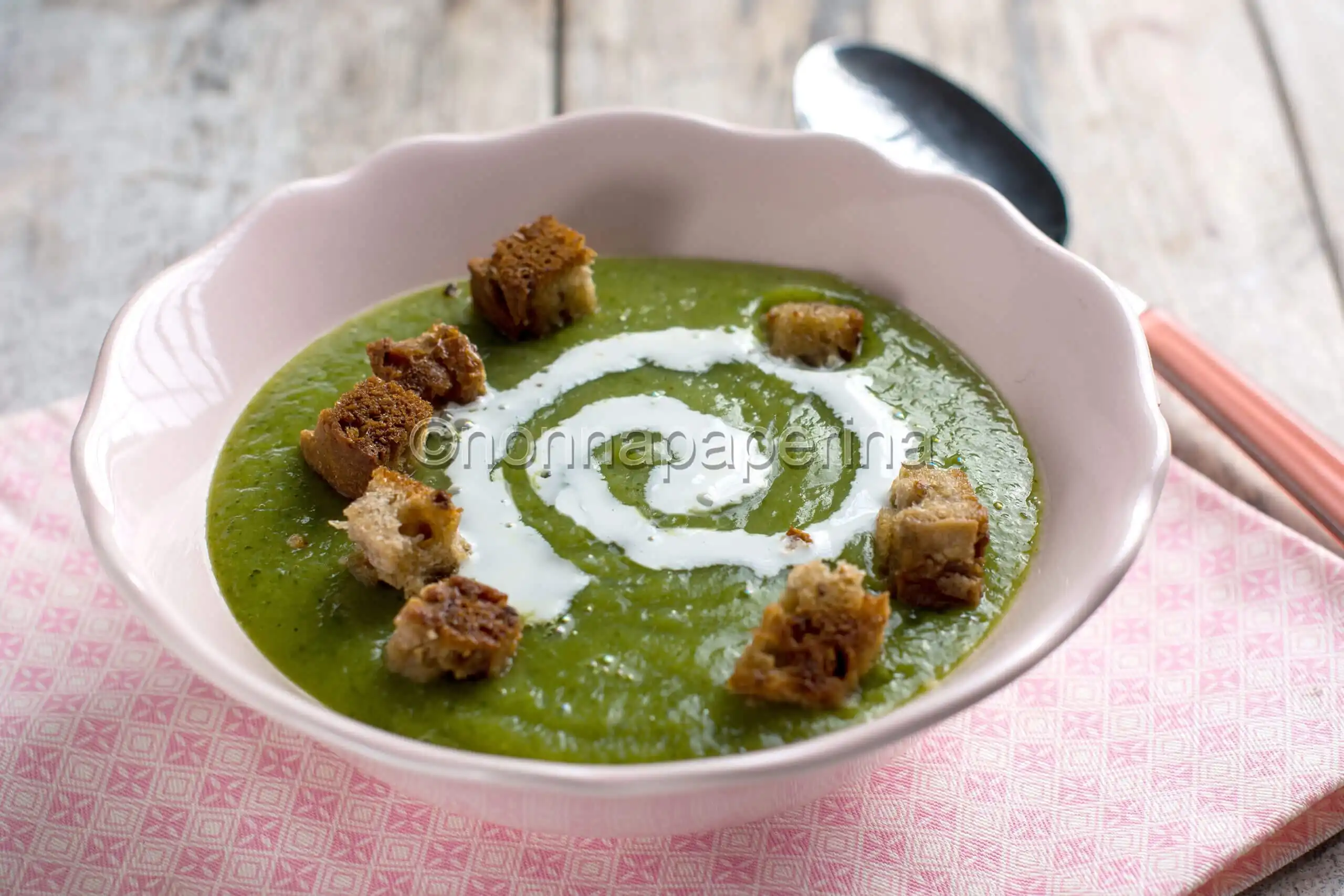 Vellutata di zucchine, un primo facile da preparare