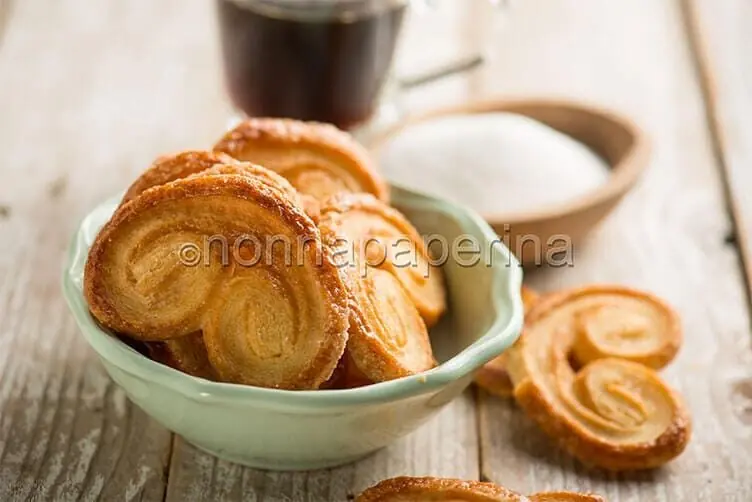 Ventagli di sfoglia per iniziare la giornata con dolcezza