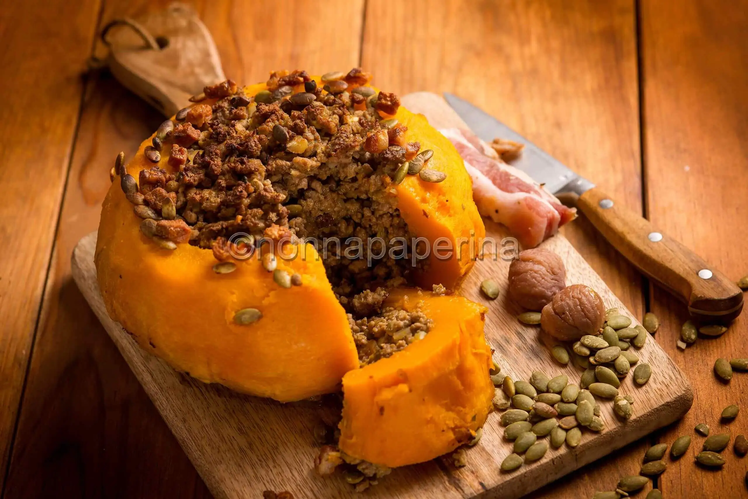 Zucca al forno con farcia alle castagne, un piatto autunnale