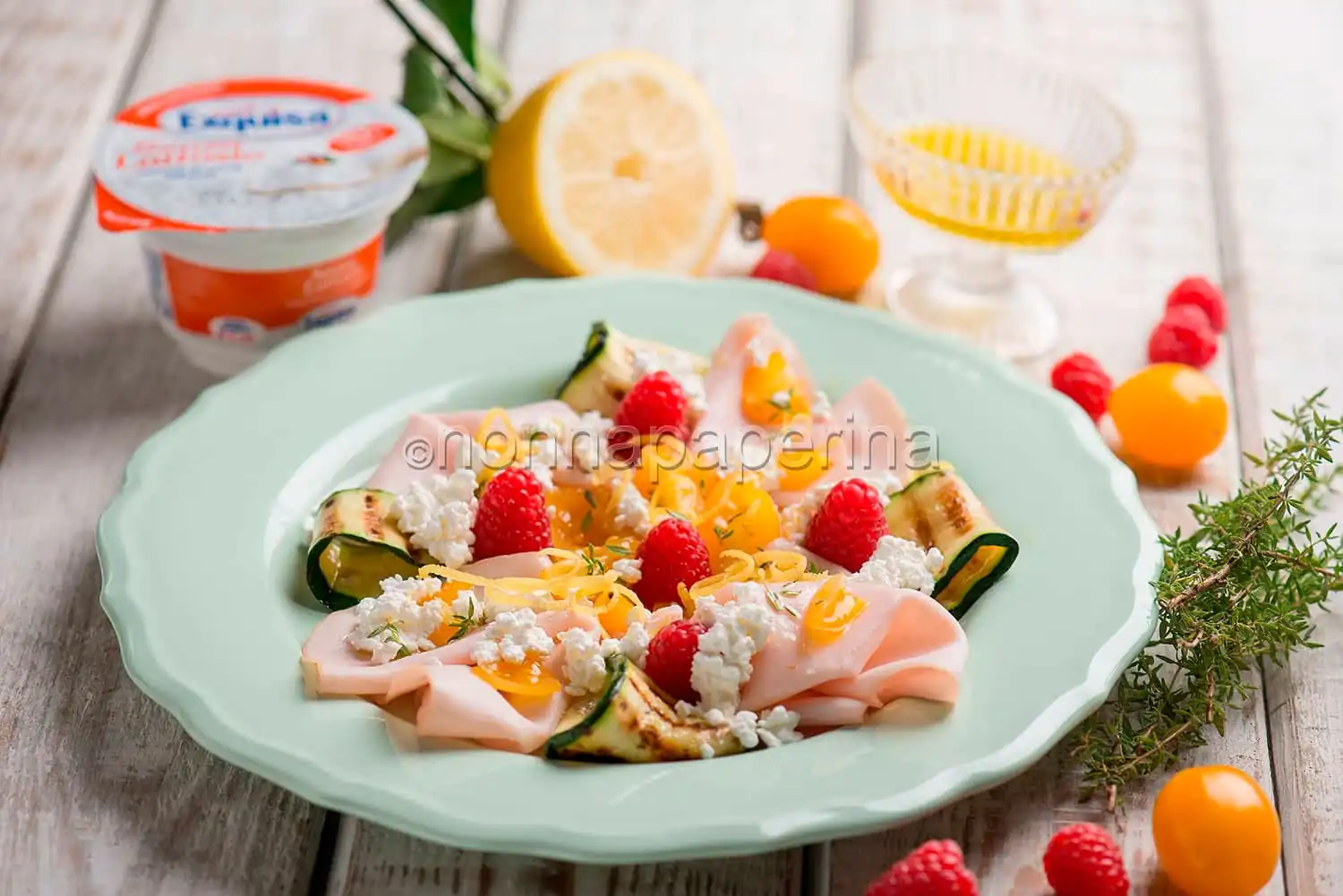 Zucchine grigliate con tacchino, un contorno gustoso