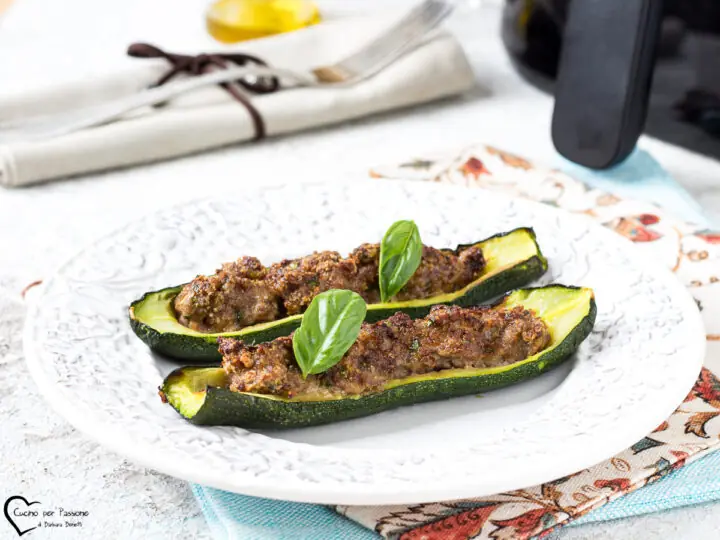 Zucchine ripiene in friggitrice ad aria