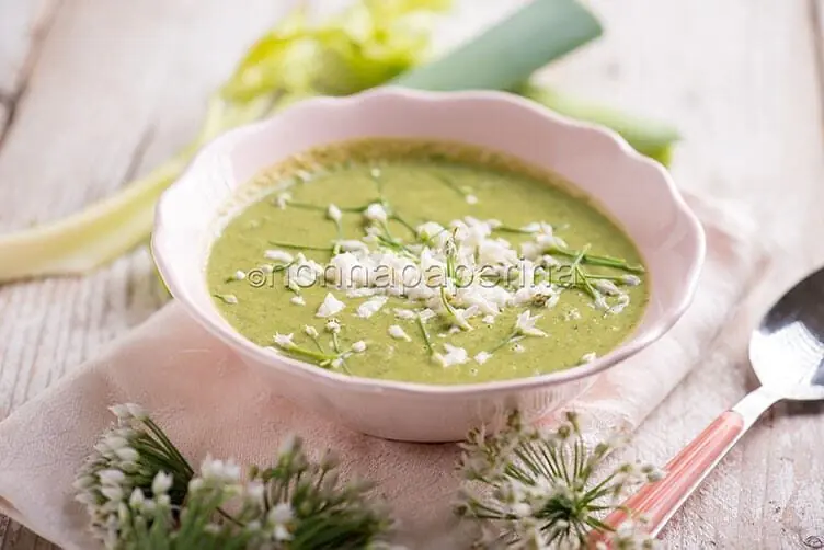 Zuppa di aglio orsino e patate, un primo aromatico