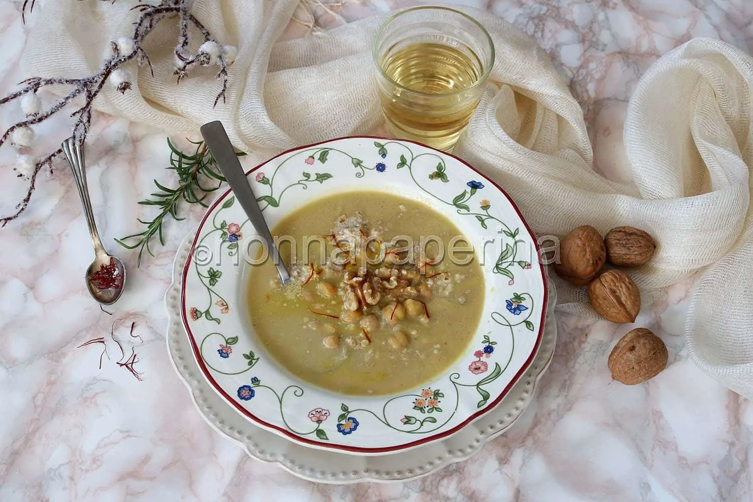 Zuppa di ceci e parliamo un po’ dei preziosi legumi