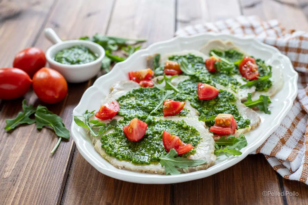 Arrosto freddo con rucola e pomodori