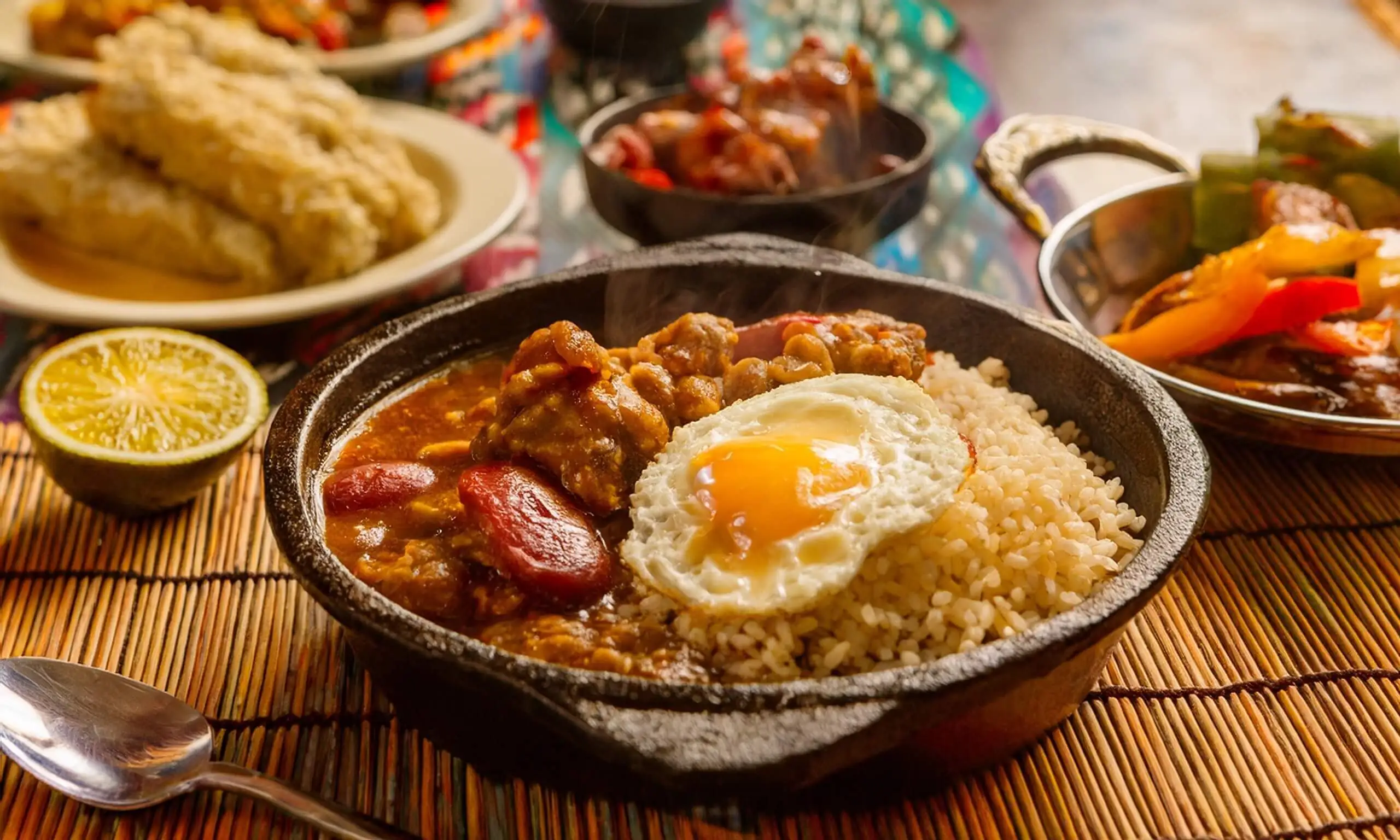 Bandeja paisa: il piatto tipico colombiano che conquista tutti