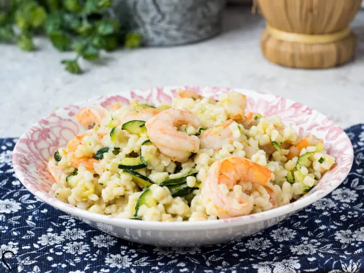 Fregola con gamberi e zucchine