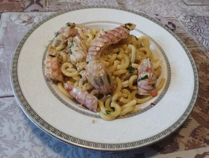 Gramigna alle canocchie in bianco