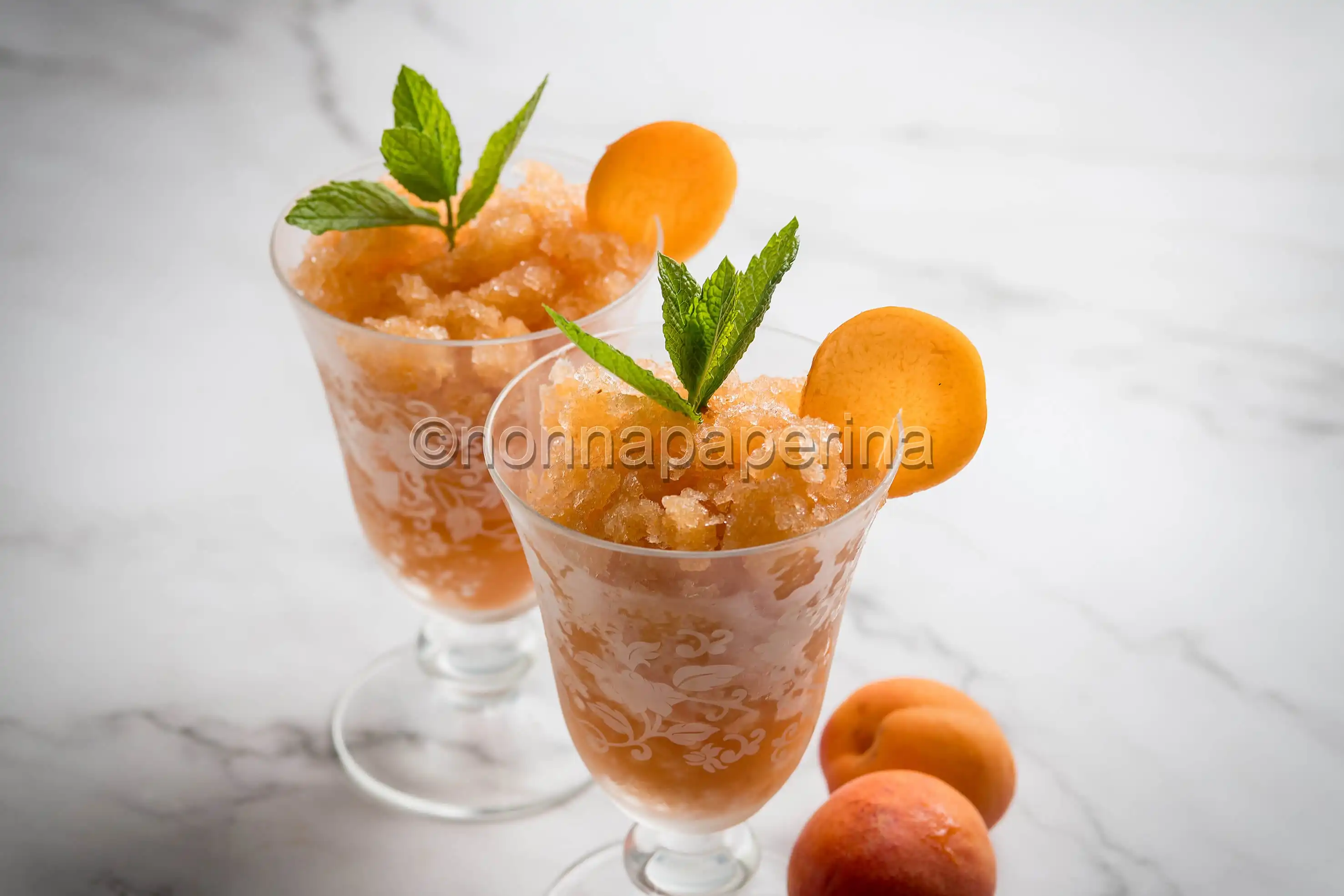 Granita di albicocche e limone, un dessert buono come al bar