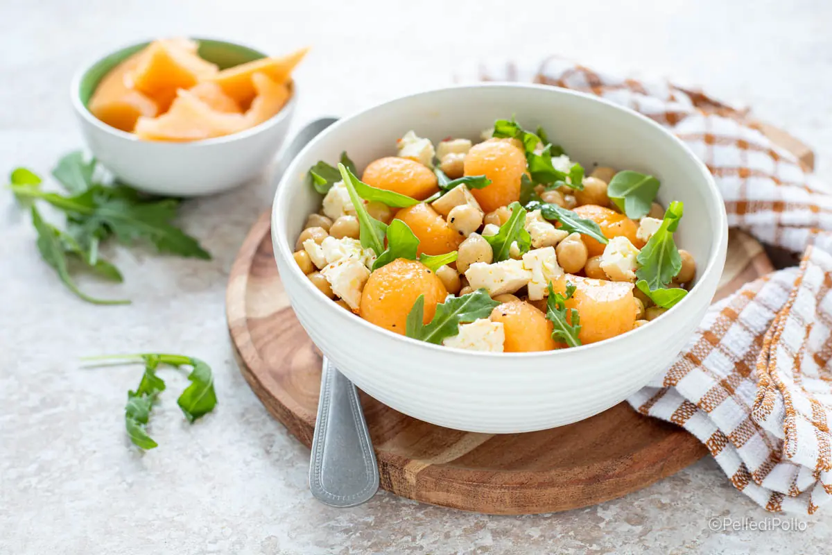 Insalata con melone ceci e feta