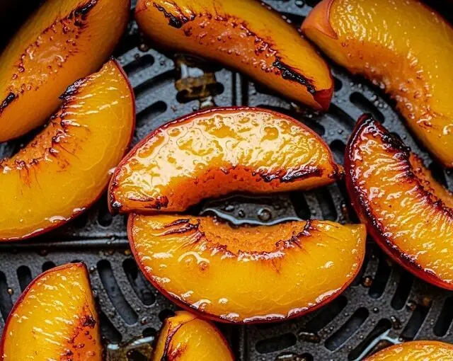 Pesche caramellate in friggitrice ad aria