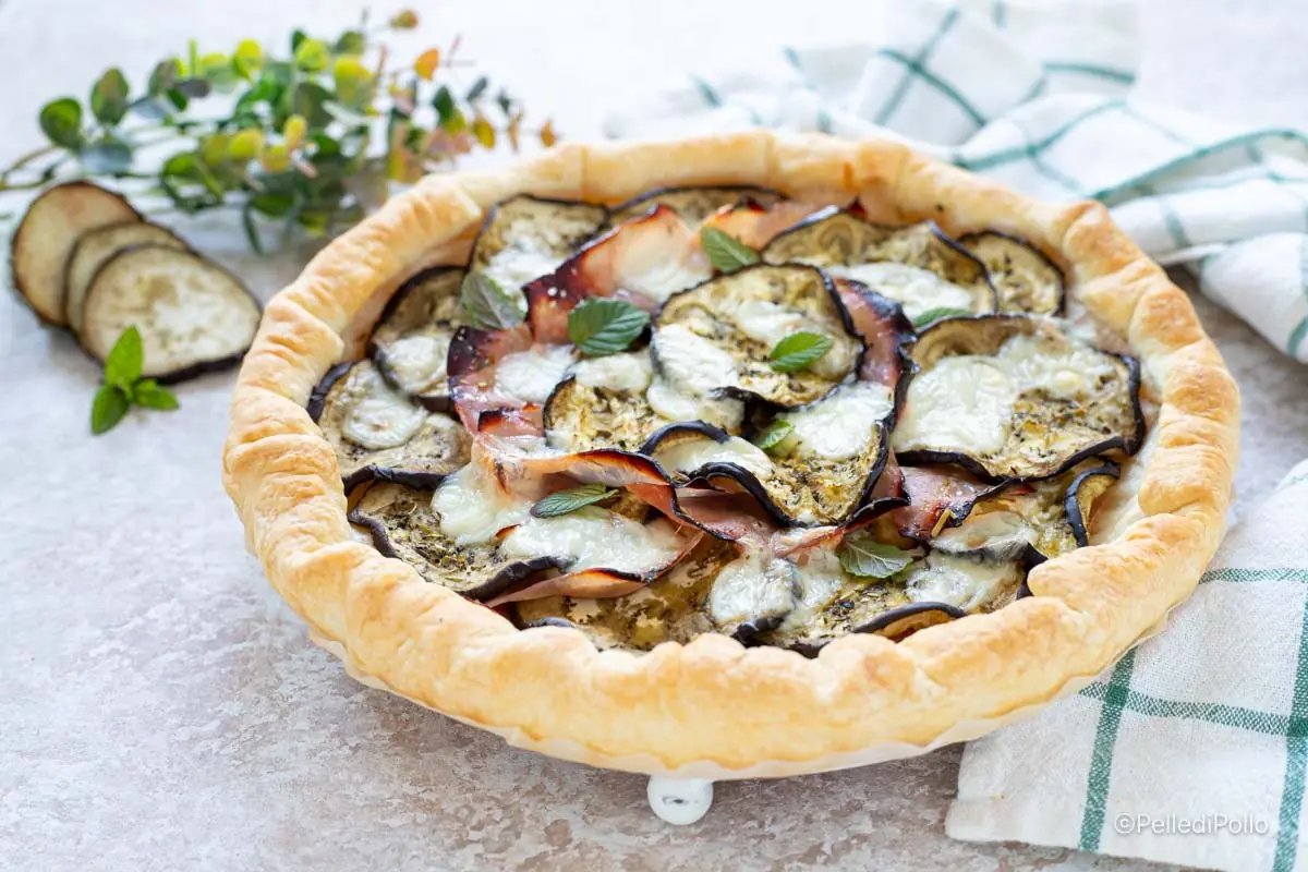 Torta di sfoglia con melanzane e prosciutto cotto
