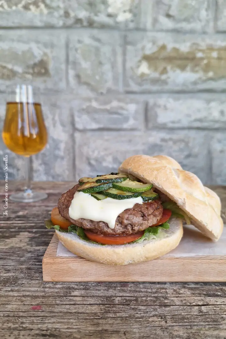 Cheeseburger alle zucchine filanti e golosi