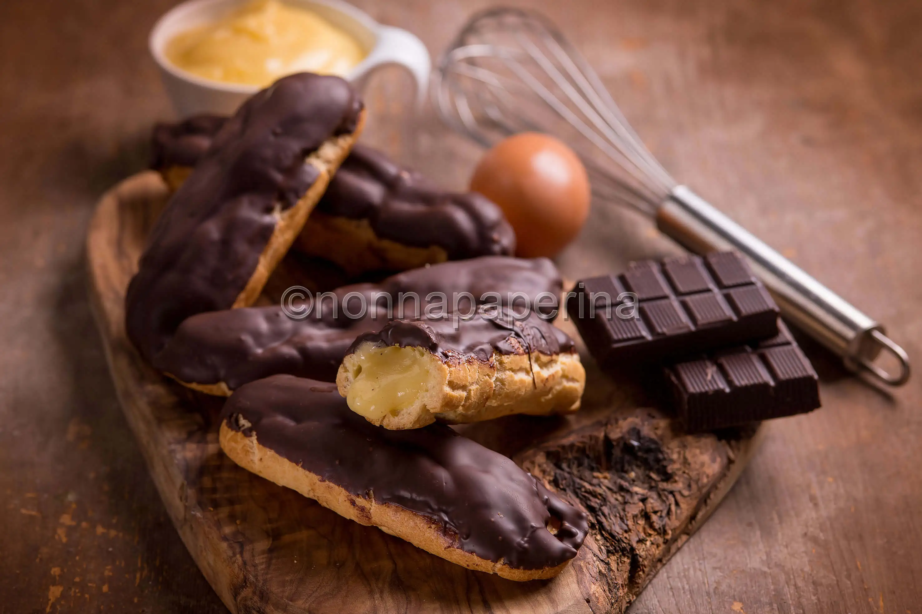 Eclairs alla crema e cioccolato, un delizioso capriccio