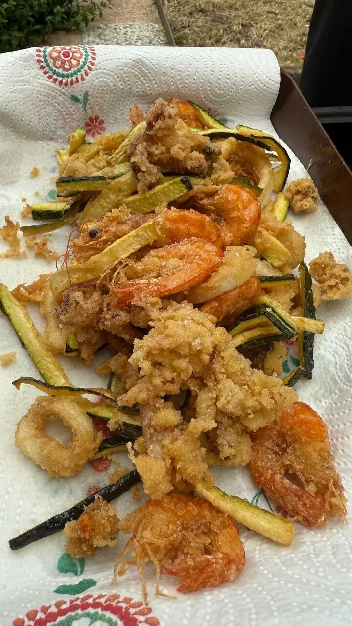 Frittura mista di pesce croccante e leggera: la ricetta perfetta per l’estate