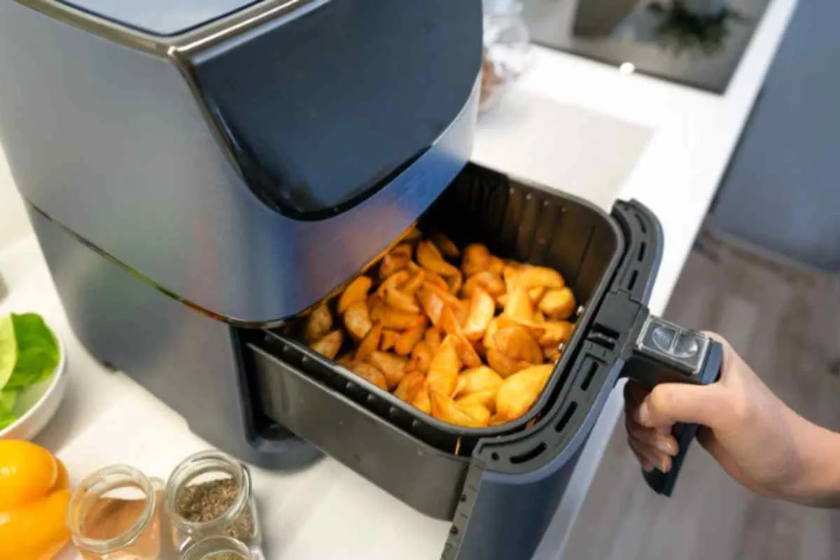 Le patate non mi venivano mai croccanti in friggitrice ad aria: ho risolto con questi due errori che facevo sempre