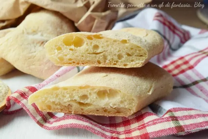 Pane ciabatta con poolish: croccante fuori e morbido dentro, profumi e sapori di una volta