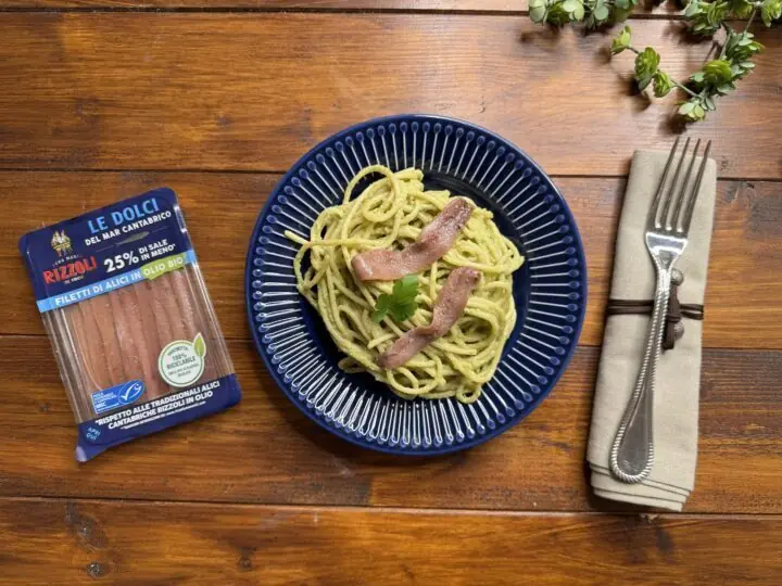 Pasta con limone e alici
