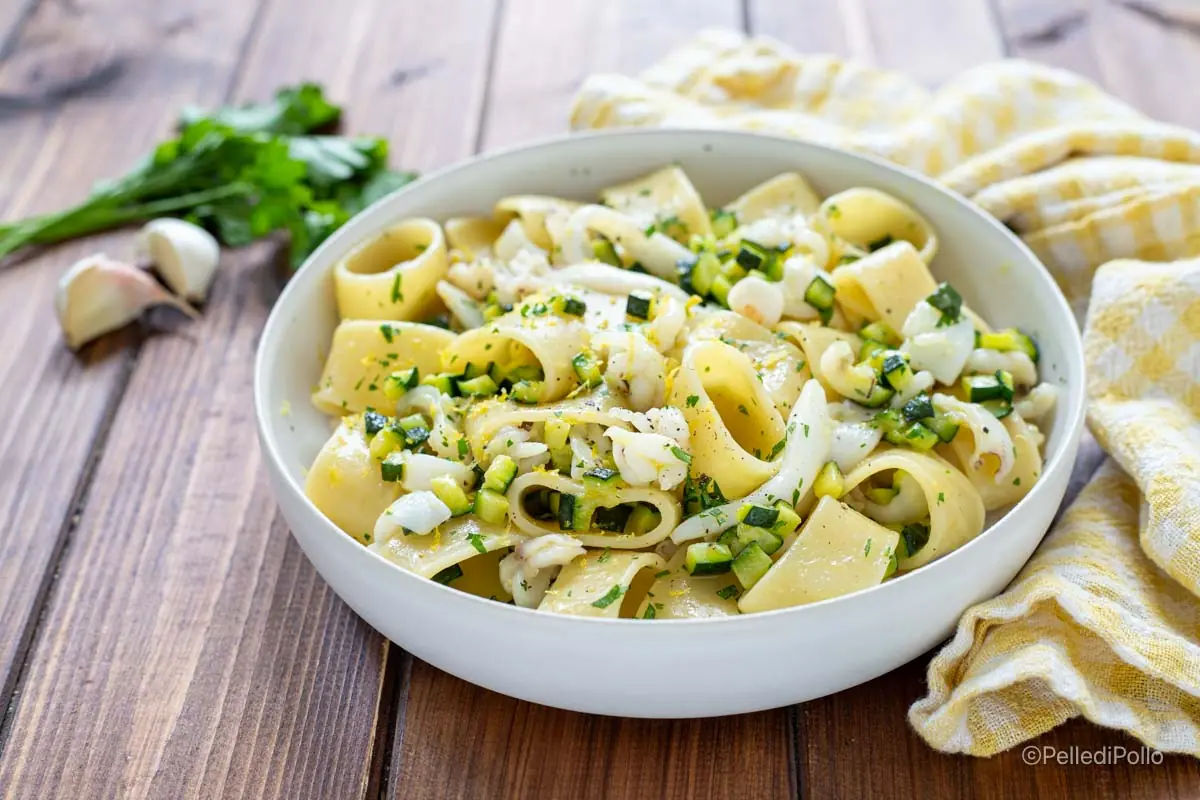 Pasta con seppie e zucchine