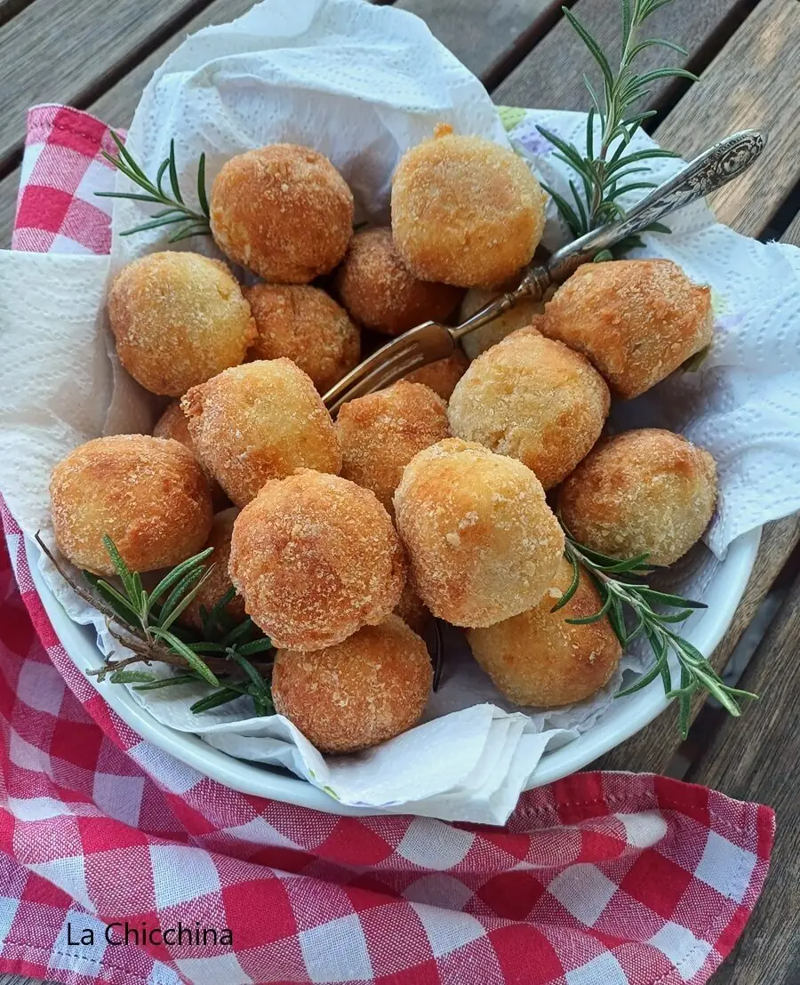Polpettine con patate arrosto e ricotta