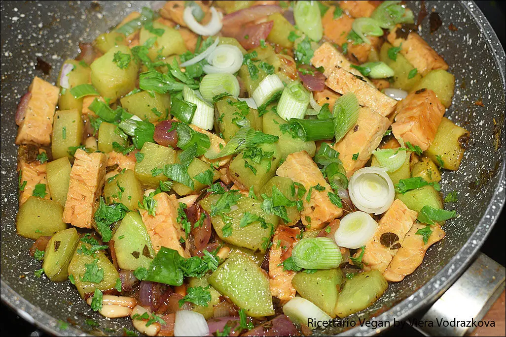 Chayote al cumino e tempeh senza glutine