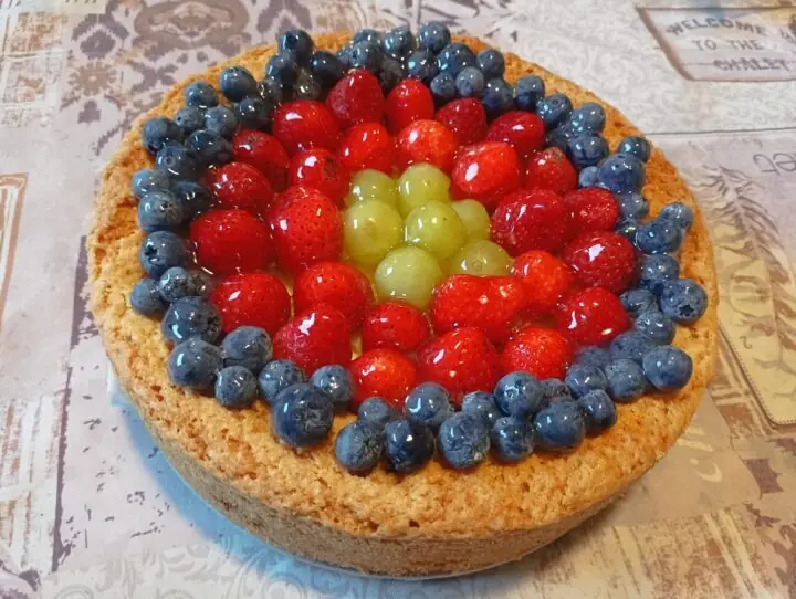 Crostata alla crema con frutta