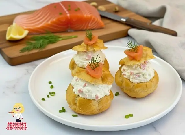 Bigne salati al salmone affumicato