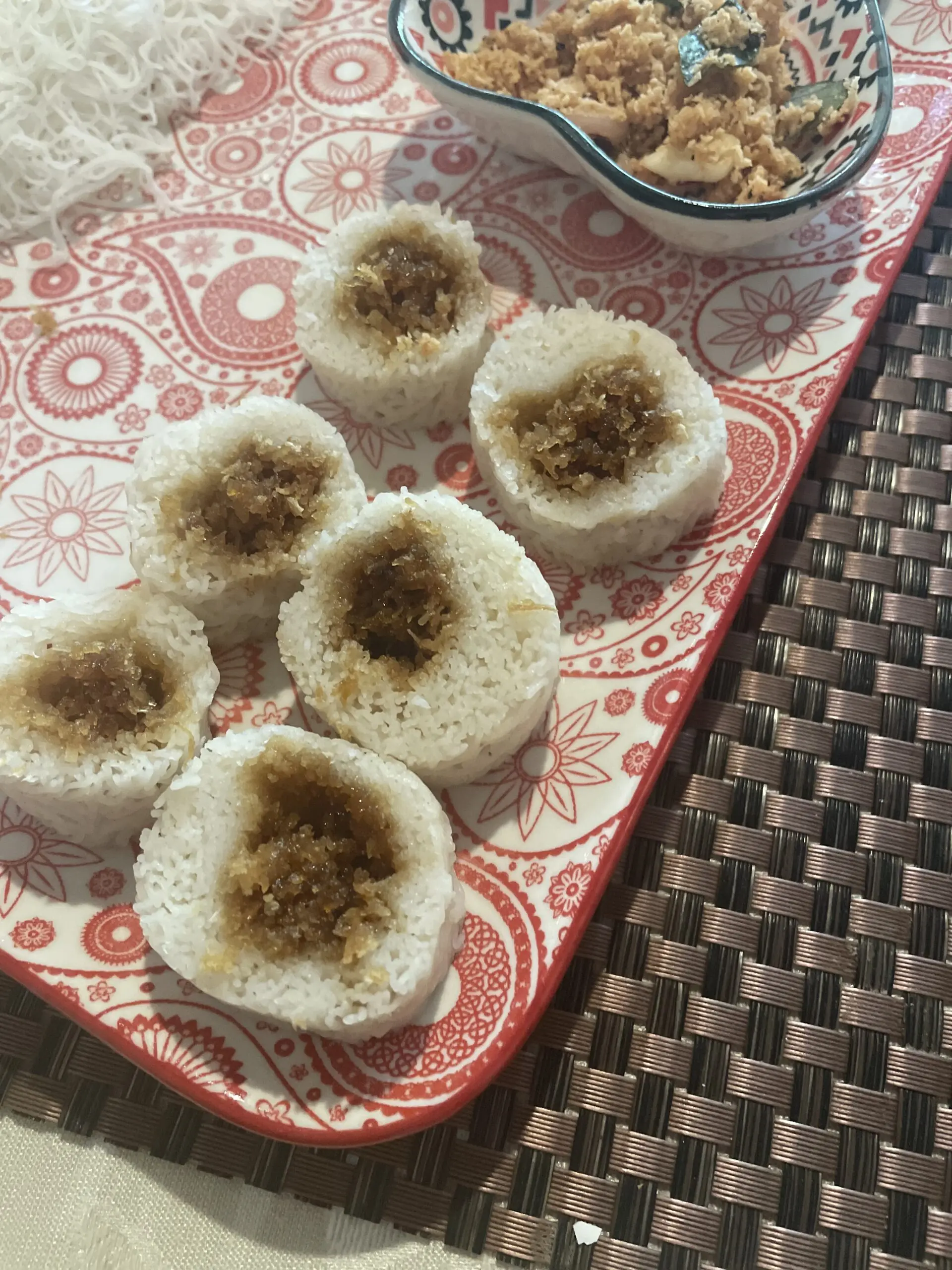 Lavarya, dolce a cilindro dello sri lanka