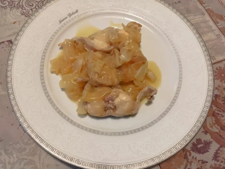 Lombo di coniglio in casseruola con cipolla
