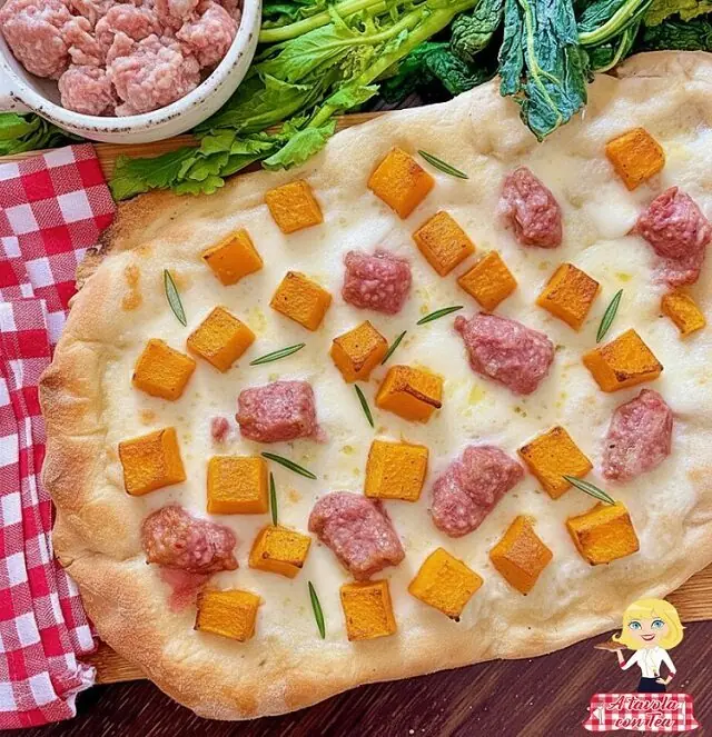 Pizza bianca con zucca e salsiccia