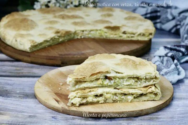 Pizza rustica con verza, ricotta e mandorle