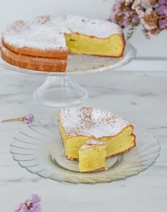 Torta al mascarpone con farina di mandorle