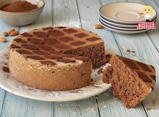 Torta soffice cioccolato e mandorle solo albumi