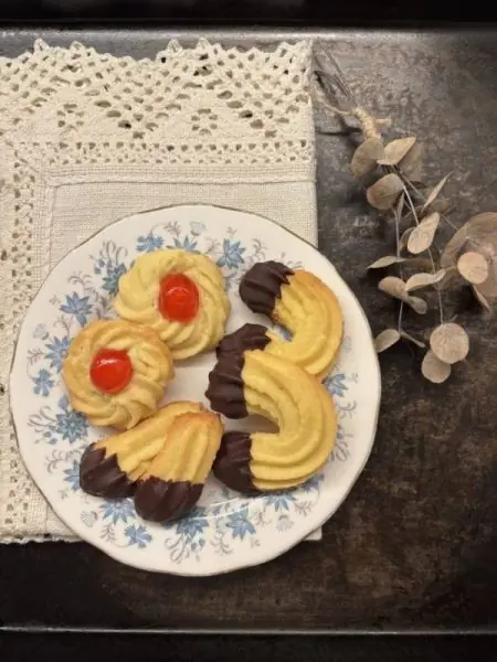 Biscotti di frolla montata