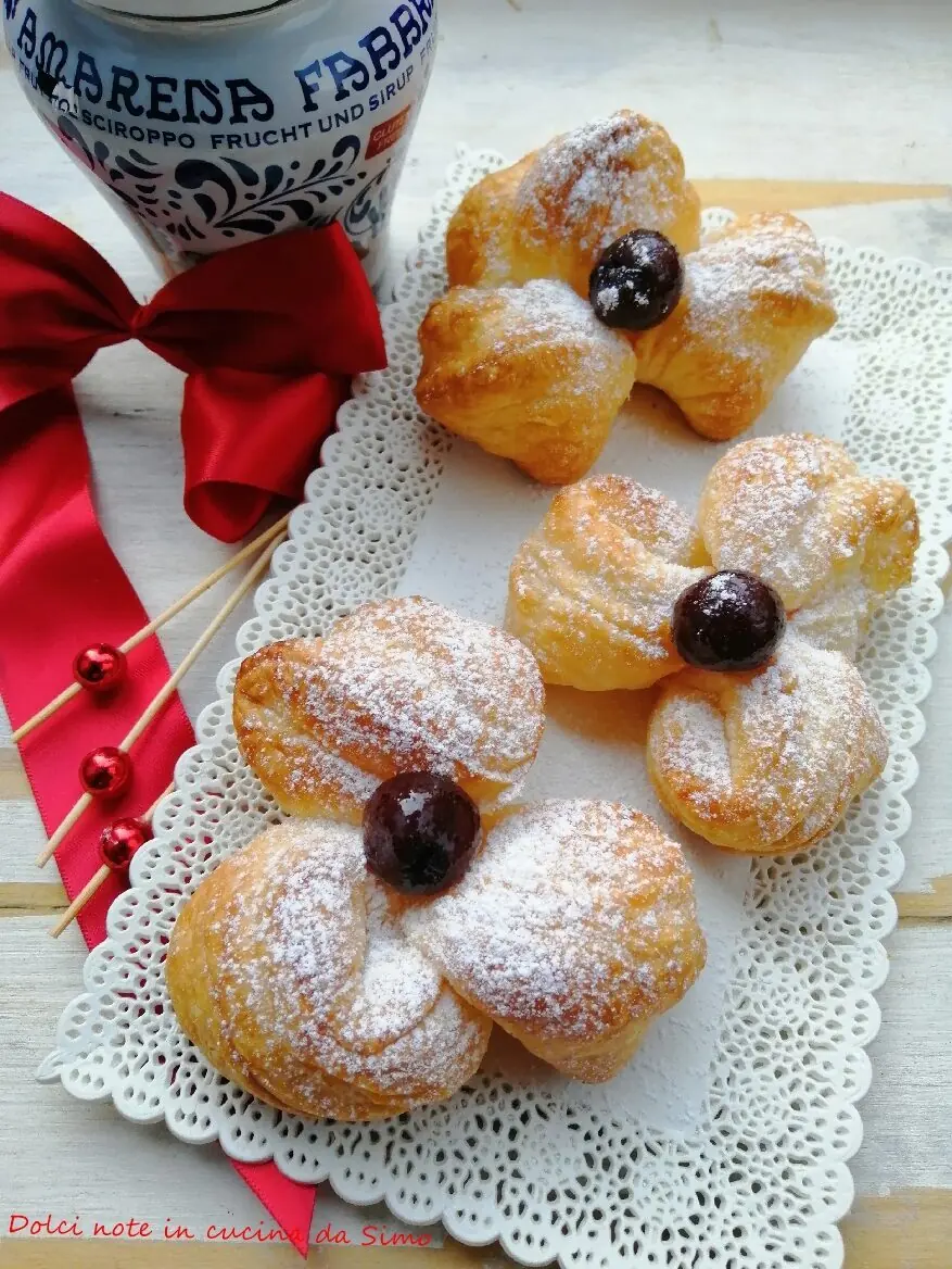 Fiori di sfoglia e amarena