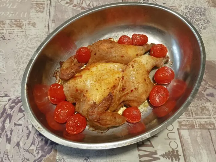 Galletto marinato, al forno con pomodorini