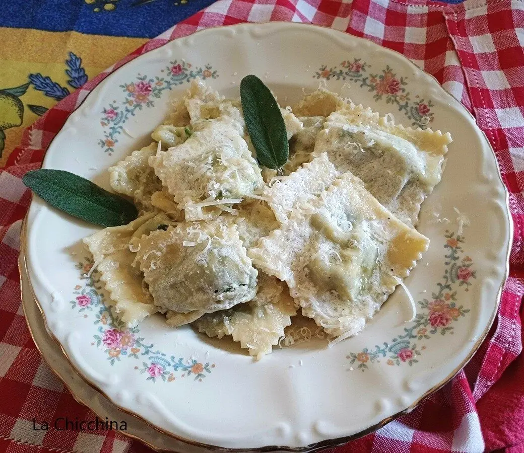 Ravioli con ricotta e spinaci