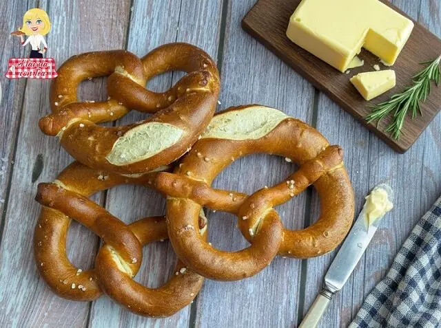 Brezel o pretzel salati con trucco