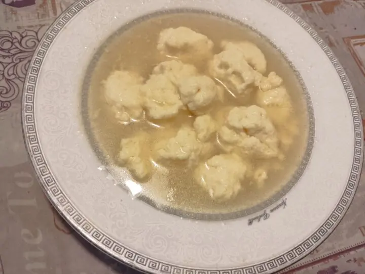 Gnocchetti di ricotta in brodo