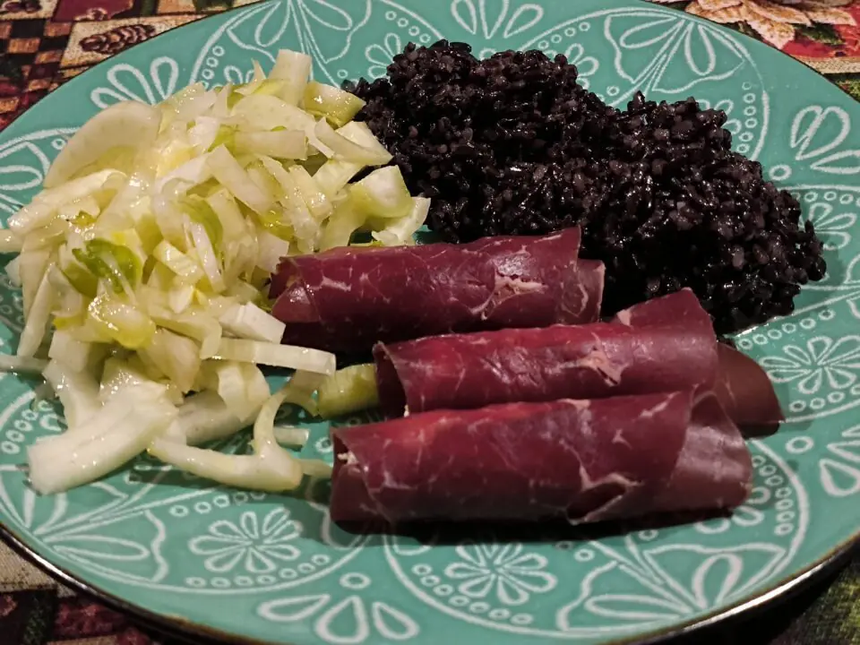 Involtini di bresaola alle noci, ricetta