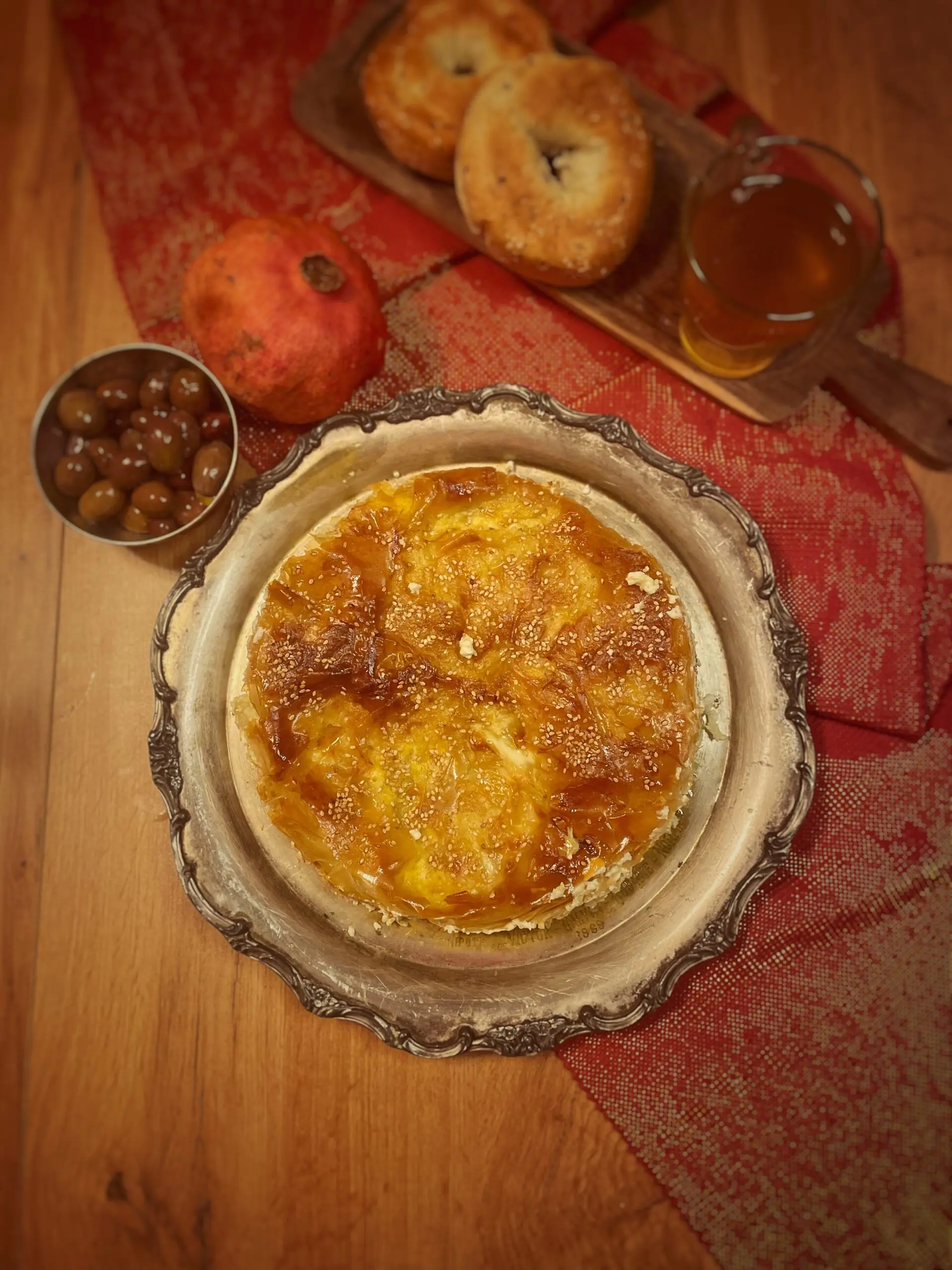 Peynirli tepsi böreği, torta salata in teglia turca