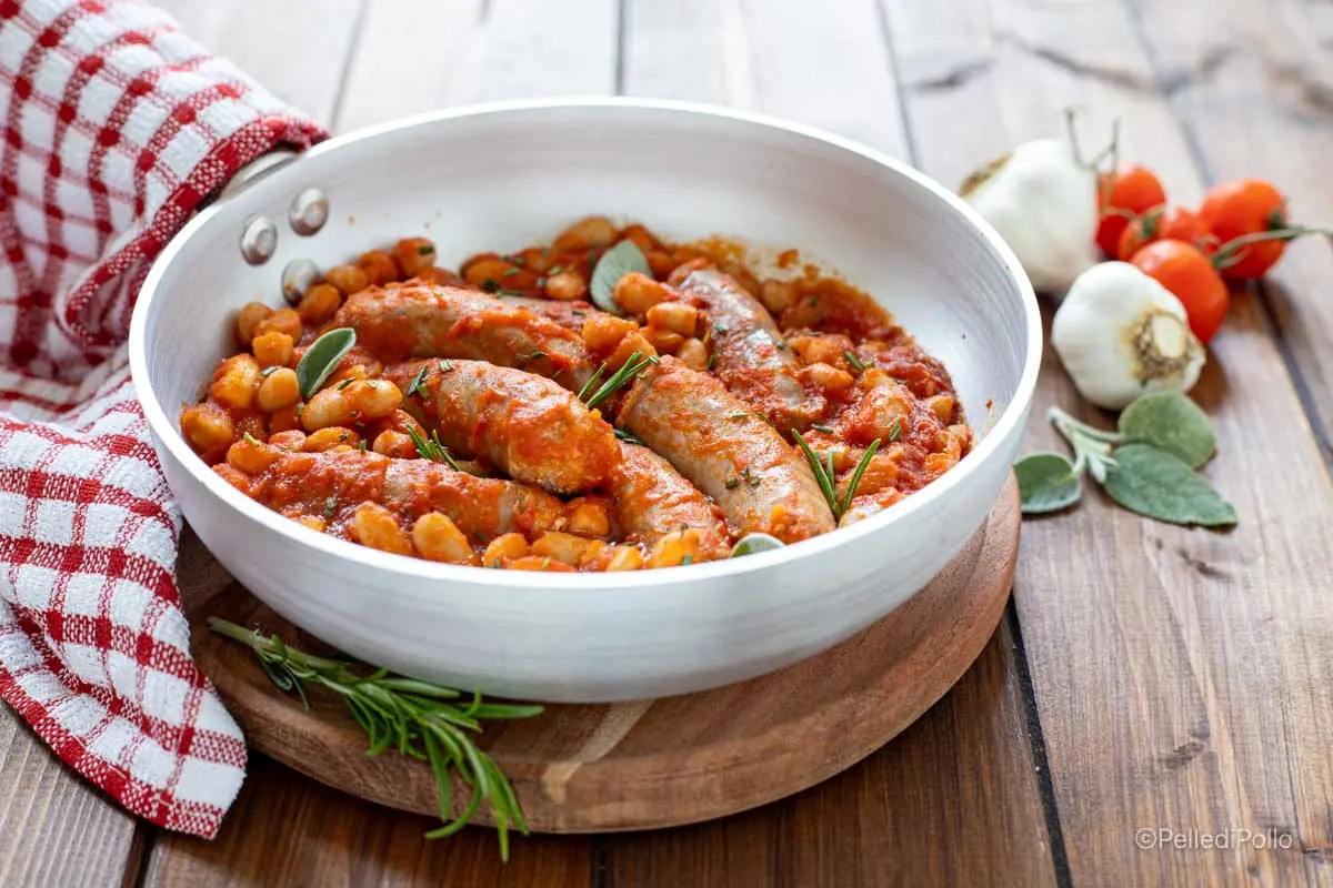 Salsicce e fagioli in umido